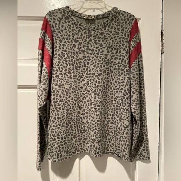 143 Story by Line Up Animal Print Sweater Size Large - Picture 1 of 8